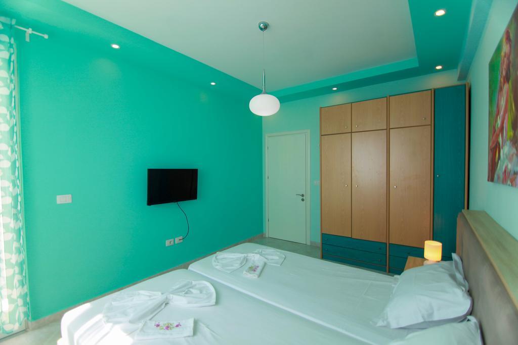 Blue Sea Apartments Sarandë 外观 照片