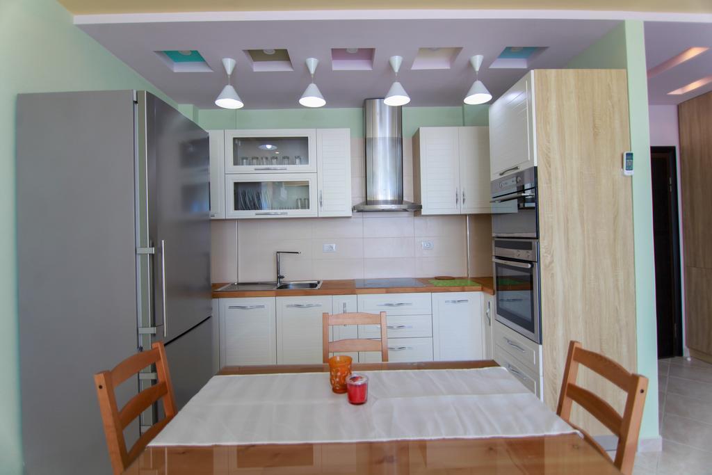 Blue Sea Apartments Sarandë 外观 照片