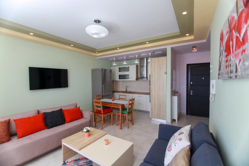 Blue Sea Apartments Sarandë 外观 照片