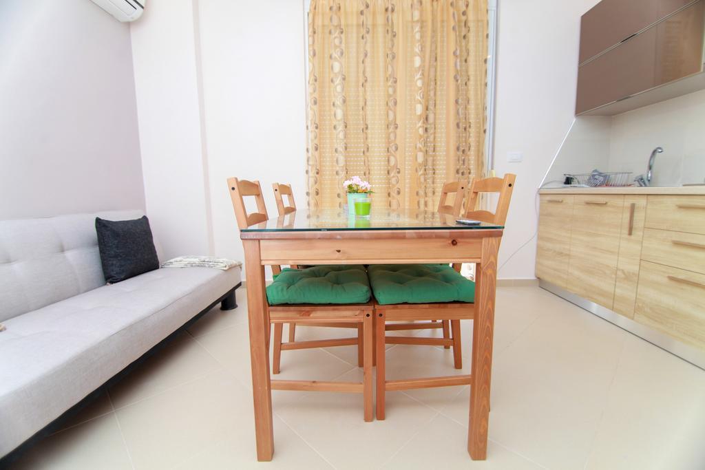 Blue Sea Apartments Sarandë 客房 照片