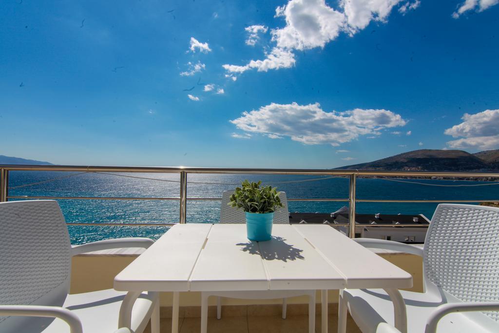 Blue Sea Apartments Sarandë 外观 照片