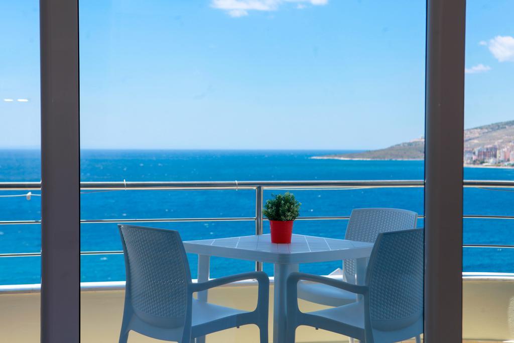 Blue Sea Apartments Sarandë 外观 照片