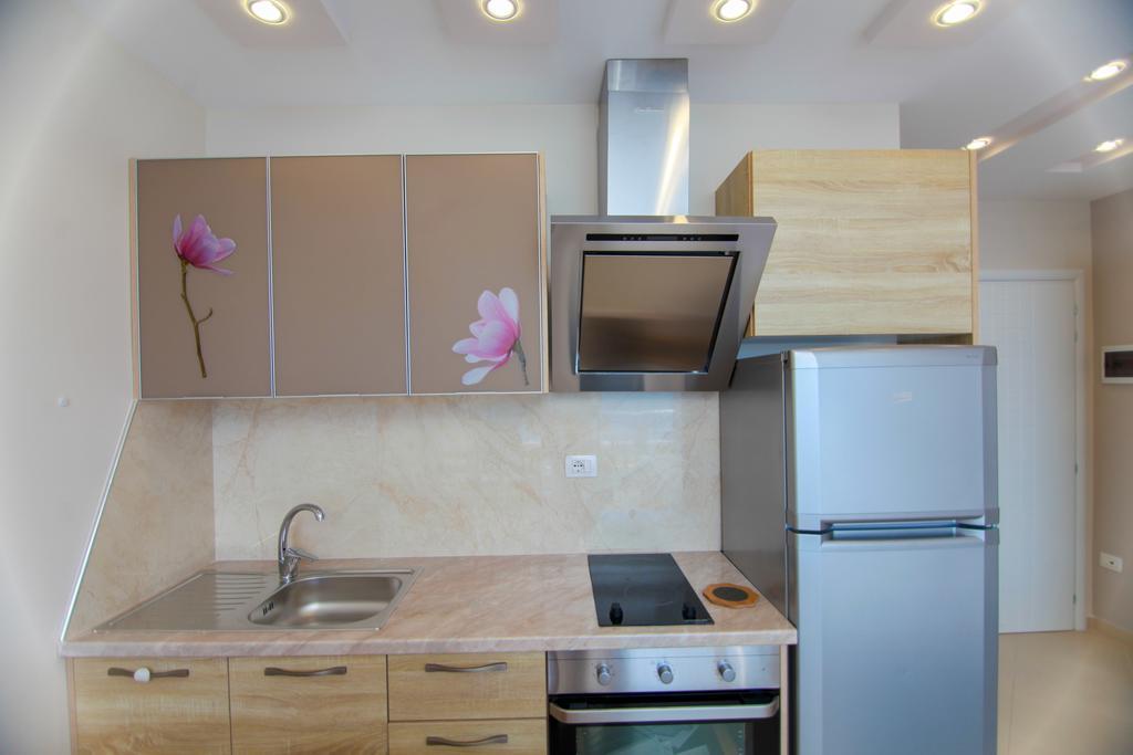 Blue Sea Apartments Sarandë 外观 照片