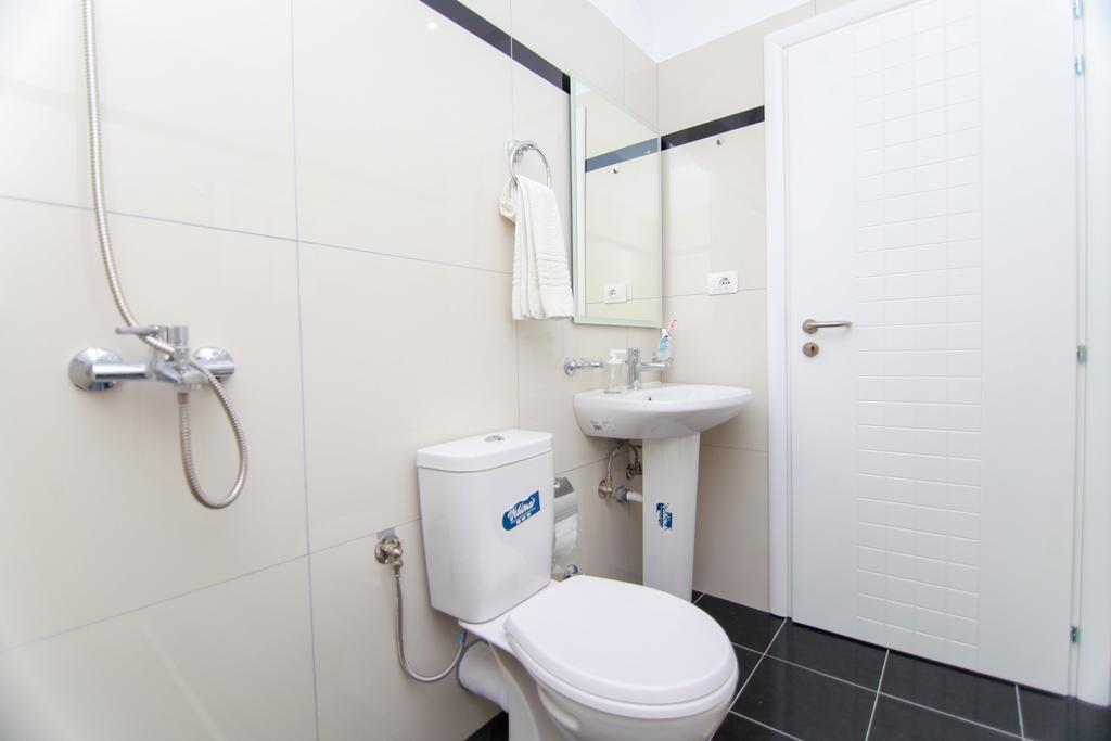Blue Sea Apartments Sarandë 客房 照片